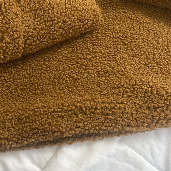 COZY SHERPA SWEATER ***never worn - Picture 3 of 4